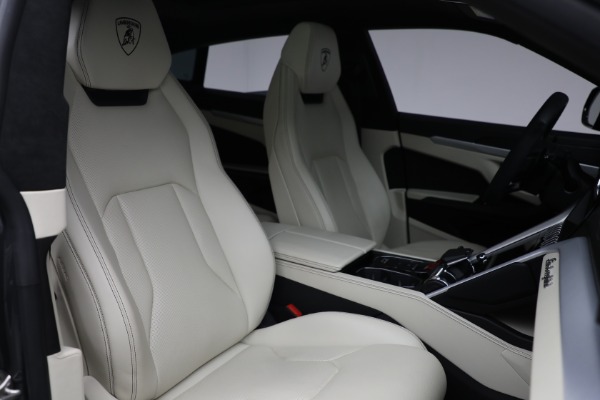 Used 2019 Lamborghini Urus for sale $263,900 at Bugatti of Greenwich in Greenwich CT 06830 21