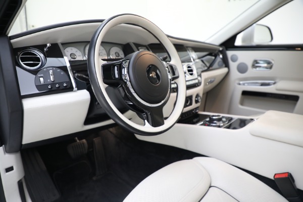 Used 2017 Rolls-Royce Ghost for sale $229,900 at Bugatti of Greenwich in Greenwich CT 06830 13