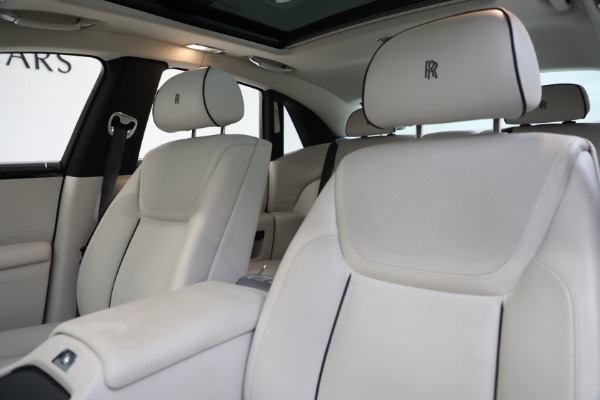 Used 2017 Rolls-Royce Ghost for sale Sold at Bugatti of Greenwich in Greenwich CT 06830 15