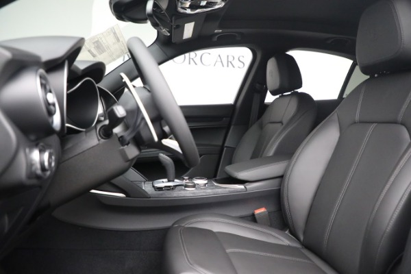New 2022 Alfa Romeo Stelvio Sprint for sale Sold at Bugatti of Greenwich in Greenwich CT 06830 13