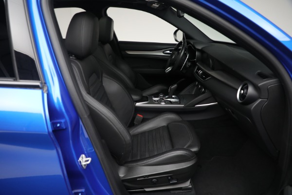 Used 2022 Alfa Romeo Stelvio Veloce for sale $32,900 at Bugatti of Greenwich in Greenwich CT 06830 15