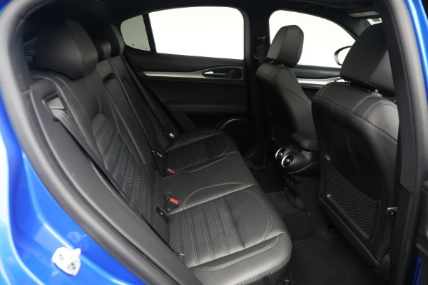 Used 2022 Alfa Romeo Stelvio Veloce for sale $32,900 at Bugatti of Greenwich in Greenwich CT 06830 19