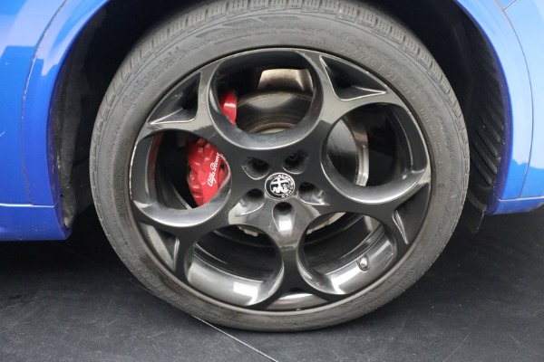 Used 2022 Alfa Romeo Stelvio Veloce for sale $32,900 at Bugatti of Greenwich in Greenwich CT 06830 24