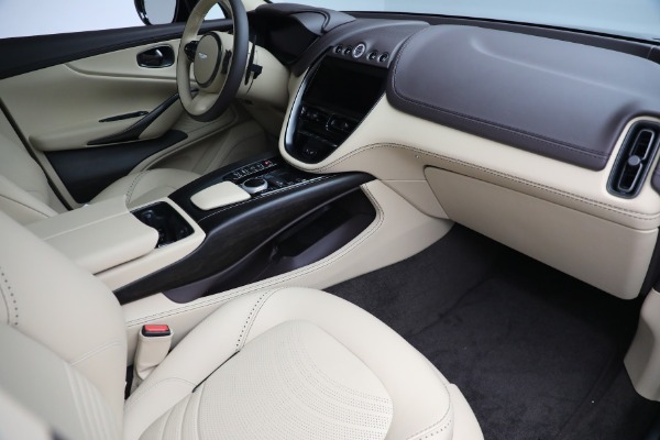 Used 2022 Aston Martin DBX for sale $105,900 at Bugatti of Greenwich in Greenwich CT 06830 20