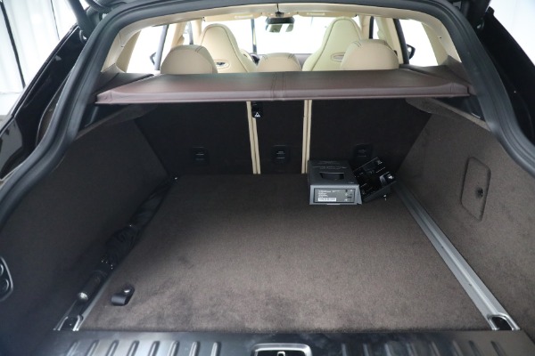 Used 2022 Aston Martin DBX for sale $105,900 at Bugatti of Greenwich in Greenwich CT 06830 22