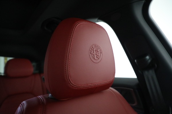New 2022 Alfa Romeo Stelvio Veloce for sale Sold at Bugatti of Greenwich in Greenwich CT 06830 22