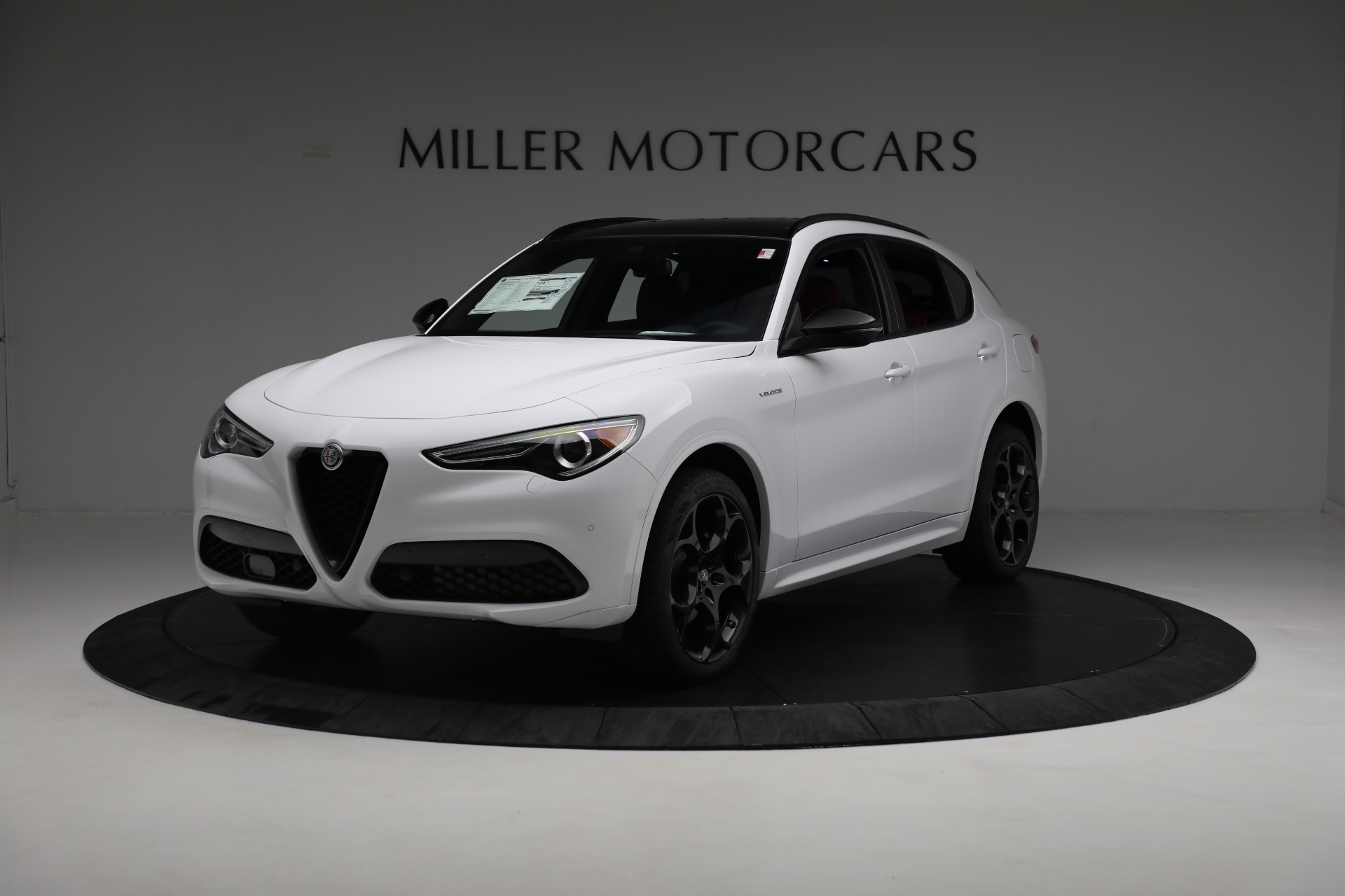 New 2022 Alfa Romeo Stelvio Veloce for sale $57,920 at Bugatti of Greenwich in Greenwich CT 06830 1