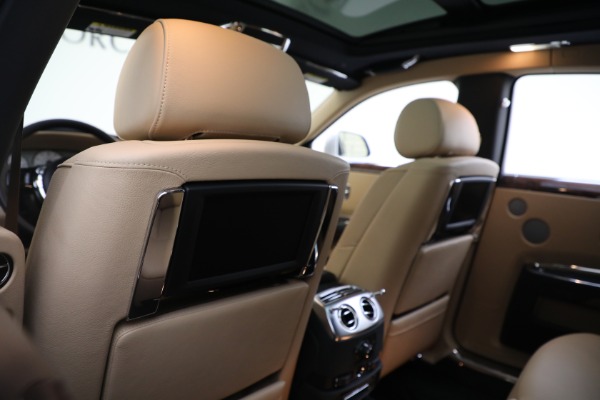 Used 2013 Rolls-Royce Ghost for sale $159,900 at Bugatti of Greenwich in Greenwich CT 06830 17
