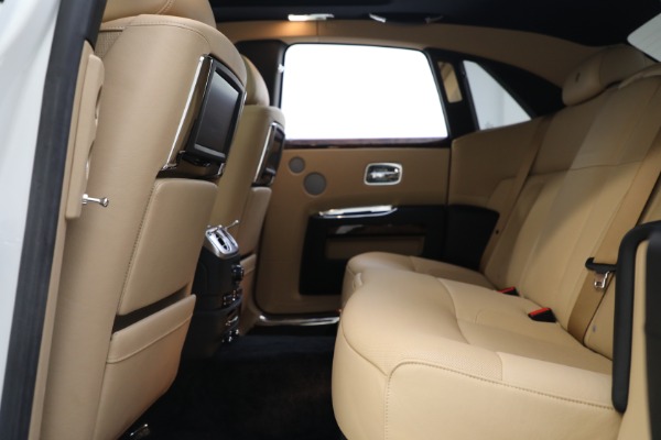Used 2013 Rolls-Royce Ghost for sale $159,900 at Bugatti of Greenwich in Greenwich CT 06830 18