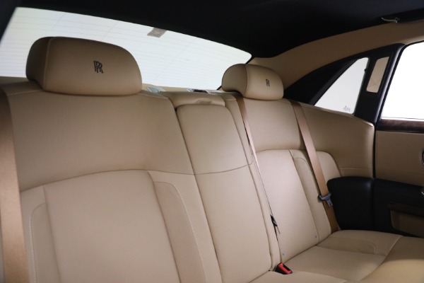 Used 2013 Rolls-Royce Ghost for sale $159,900 at Bugatti of Greenwich in Greenwich CT 06830 26