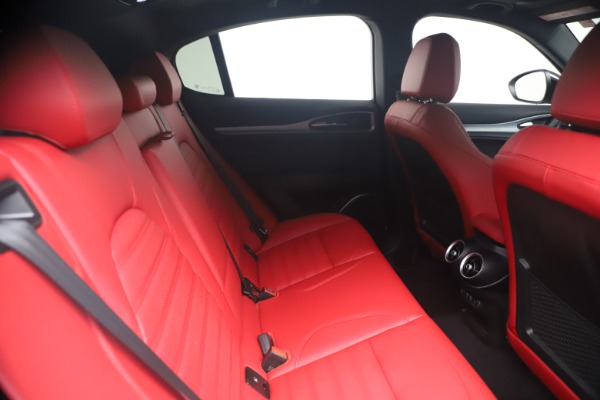 New 2022 Alfa Romeo Stelvio Veloce for sale Sold at Bugatti of Greenwich in Greenwich CT 06830 25