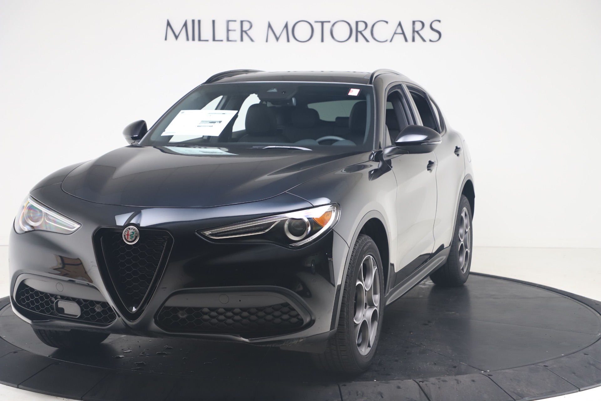 New 2022 Alfa Romeo Stelvio Sprint for sale $52,705 at Bugatti of Greenwich in Greenwich CT 06830 1