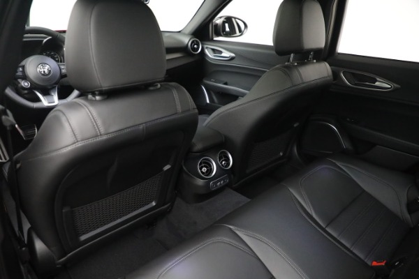 Used 2022 Alfa Romeo Giulia Veloce for sale $29,900 at Bugatti of Greenwich in Greenwich CT 06830 19