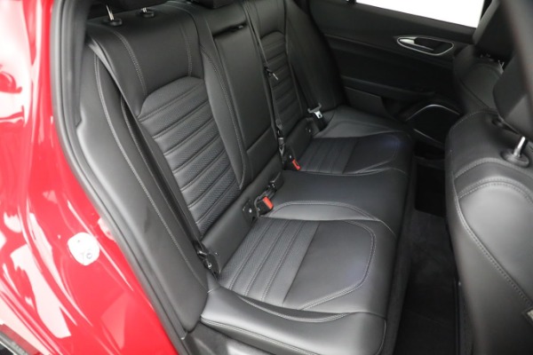 Used 2022 Alfa Romeo Giulia Veloce for sale $29,900 at Bugatti of Greenwich in Greenwich CT 06830 22