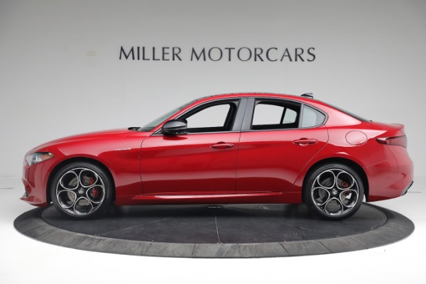 Used 2022 Alfa Romeo Giulia Veloce for sale $29,900 at Bugatti of Greenwich in Greenwich CT 06830 3