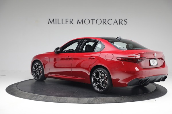 Used 2022 Alfa Romeo Giulia Veloce for sale $29,900 at Bugatti of Greenwich in Greenwich CT 06830 4