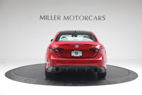 Used 2022 Alfa Romeo Giulia Veloce for sale $29,900 at Bugatti of Greenwich in Greenwich CT 06830 6