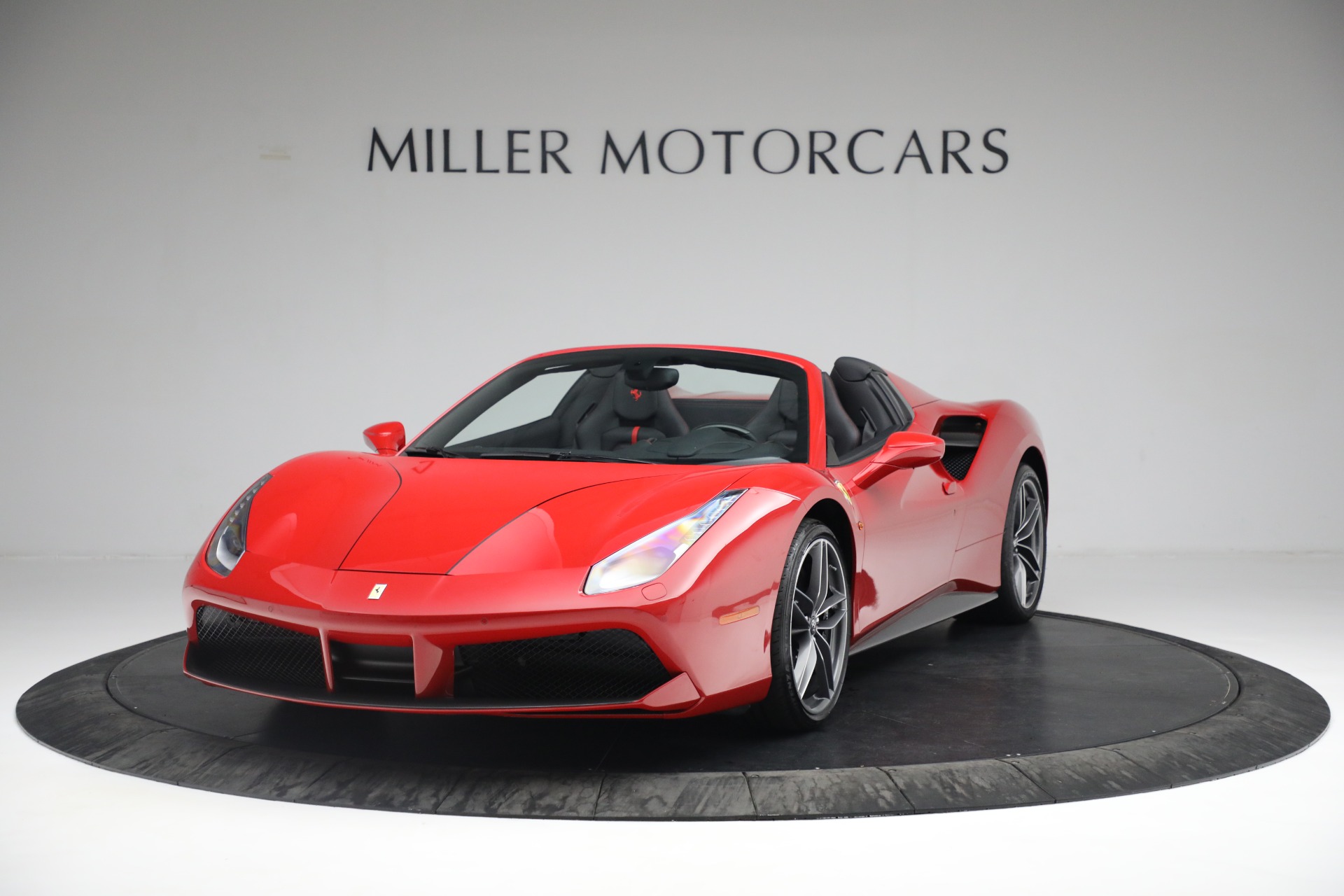 Used 2018 Ferrari 488 Spider for sale $382,900 at Bugatti of Greenwich in Greenwich CT 06830 1