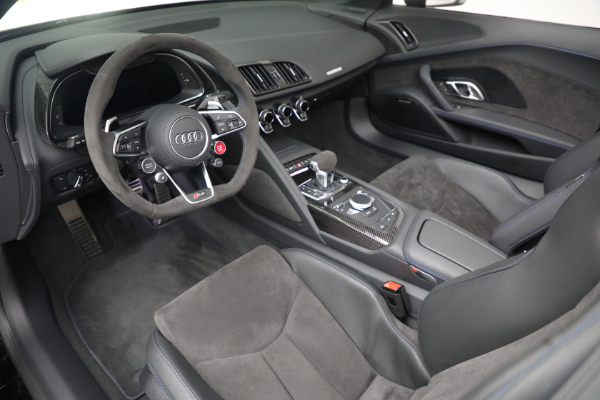 Used 2022 Audi R8 5.2 quattro V10 perform. Spyder for sale Sold at Bugatti of Greenwich in Greenwich CT 06830 19