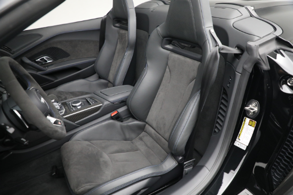 Used 2022 Audi R8 5.2 quattro V10 perform. Spyder for sale Sold at Bugatti of Greenwich in Greenwich CT 06830 21