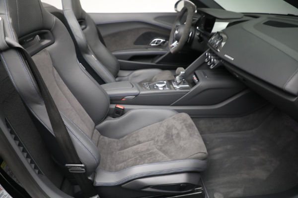 Used 2022 Audi R8 5.2 quattro V10 perform. Spyder for sale Sold at Bugatti of Greenwich in Greenwich CT 06830 23