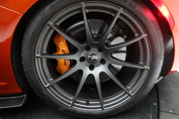Used 2015 McLaren P1 for sale $2,295,000 at Bugatti of Greenwich in Greenwich CT 06830 20
