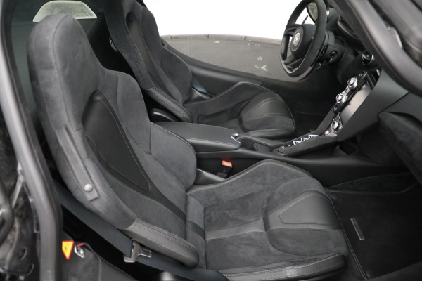 Used 2019 McLaren 720S Performance for sale $304,900 at Bugatti of Greenwich in Greenwich CT 06830 23