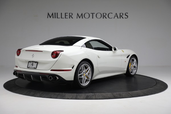 Used 2015 Ferrari California T for sale $169,900 at Bugatti of Greenwich in Greenwich CT 06830 16