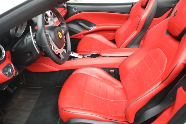 Used 2015 Ferrari California T for sale Sold at Bugatti of Greenwich in Greenwich CT 06830 20