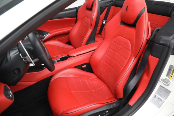 Used 2015 Ferrari California T for sale $169,900 at Bugatti of Greenwich in Greenwich CT 06830 21