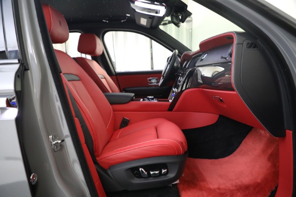 Used 2022 Rolls-Royce Black Badge Cullinan for sale Sold at Bugatti of Greenwich in Greenwich CT 06830 25
