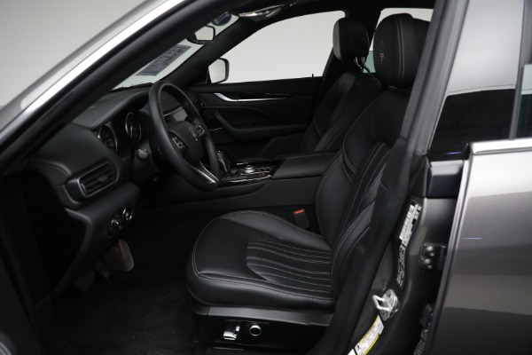 Used 2022 Maserati Levante Modena for sale $39,995 at Bugatti of Greenwich in Greenwich CT 06830 10