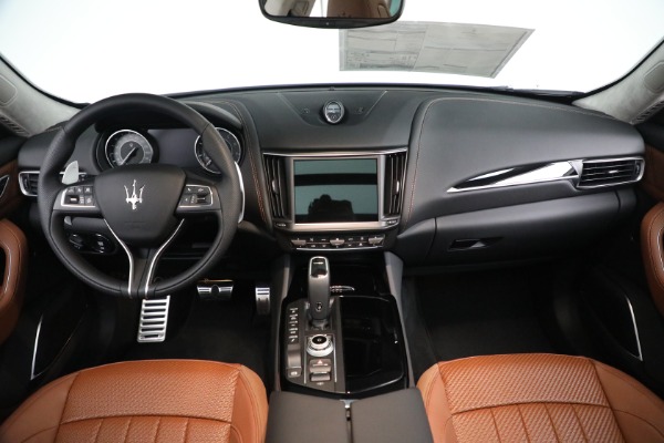New 2022 Maserati Levante Modena for sale $111,885 at Bugatti of Greenwich in Greenwich CT 06830 16
