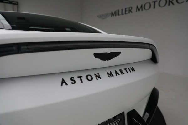 New 2022 Aston Martin Vantage Coupe for sale $185,716 at Bugatti of Greenwich in Greenwich CT 06830 24