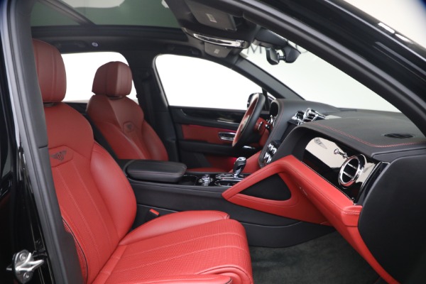 Used 2022 Bentley Bentayga V8 for sale $139,900 at Bugatti of Greenwich in Greenwich CT 06830 27
