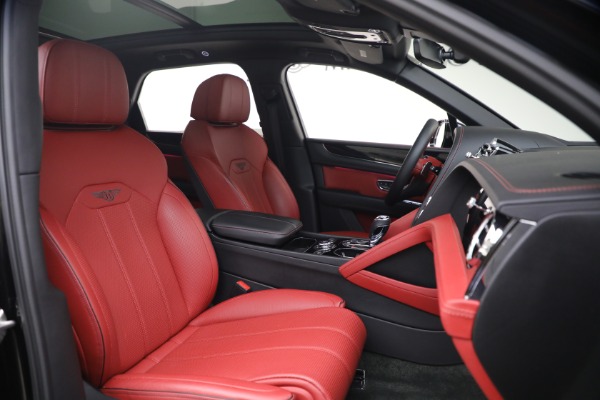 Used 2022 Bentley Bentayga V8 for sale $139,900 at Bugatti of Greenwich in Greenwich CT 06830 28