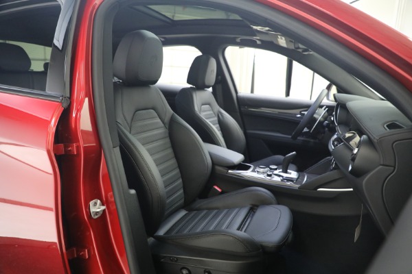 New 2023 Alfa Romeo Stelvio Quadrifoglio for sale $80,900 at Bugatti of Greenwich in Greenwich CT 06830 17