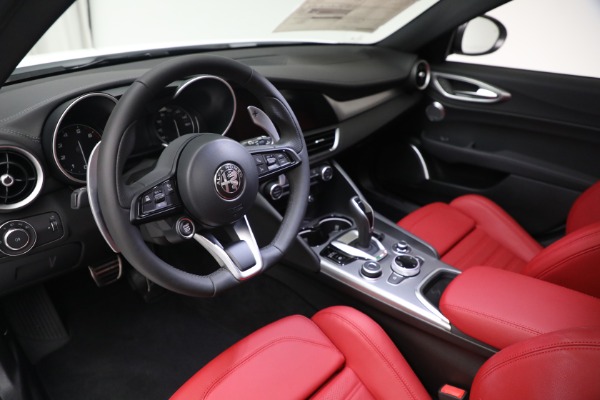 New 2023 Alfa Romeo Giulia Veloce for sale $55,860 at Bugatti of Greenwich in Greenwich CT 06830 13