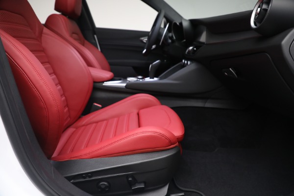 New 2023 Alfa Romeo Giulia Veloce for sale $55,860 at Bugatti of Greenwich in Greenwich CT 06830 22