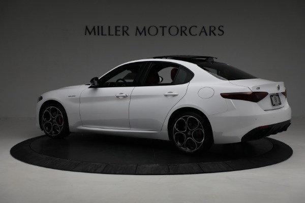 New 2023 Alfa Romeo Giulia Veloce for sale $55,860 at Bugatti of Greenwich in Greenwich CT 06830 4