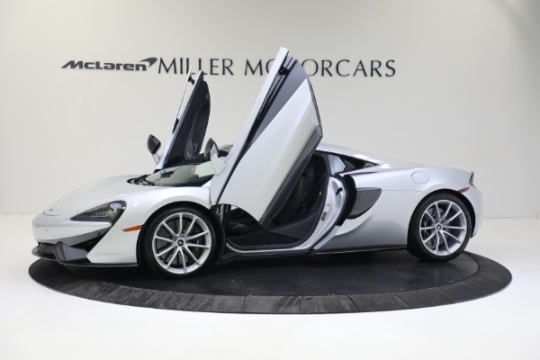 Used 2019 McLaren 570S for sale $187,900 at Bugatti of Greenwich in Greenwich CT 06830 12