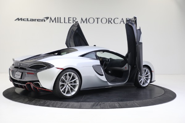 Used 2019 McLaren 570S for sale Sold at Bugatti of Greenwich in Greenwich CT 06830 18