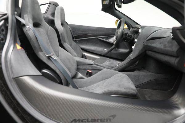 Used 2020 McLaren 720S Spider for sale $317,900 at Bugatti of Greenwich in Greenwich CT 06830 27