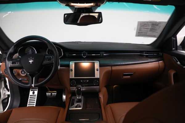 Used 2014 Maserati Quattroporte S Q4 for sale Sold at Bugatti of Greenwich in Greenwich CT 06830 14
