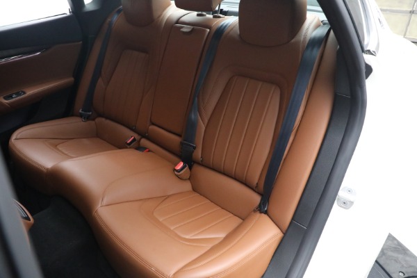Used 2014 Maserati Quattroporte S Q4 for sale Sold at Bugatti of Greenwich in Greenwich CT 06830 20