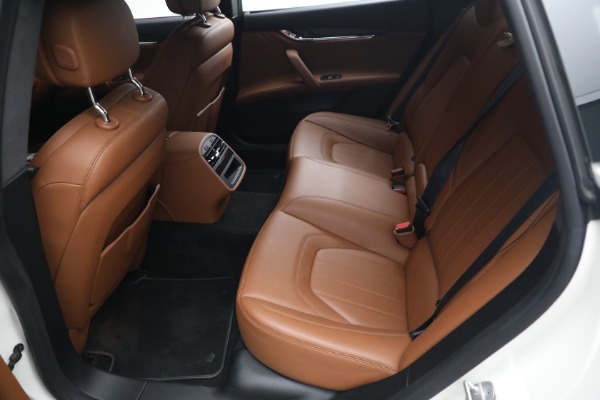 Used 2014 Maserati Quattroporte S Q4 for sale Sold at Bugatti of Greenwich in Greenwich CT 06830 21