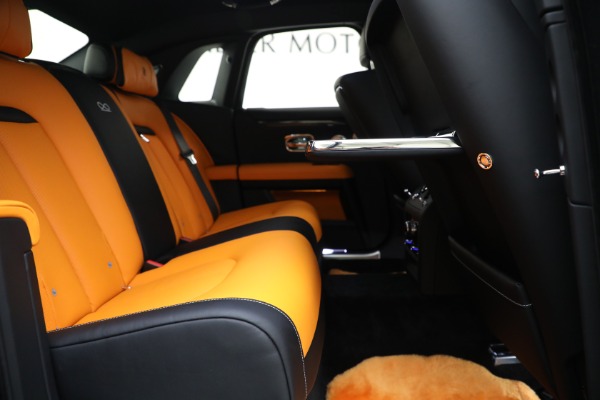 New 2023 Rolls-Royce Black Badge Ghost for sale $437,625 at Bugatti of Greenwich in Greenwich CT 06830 25
