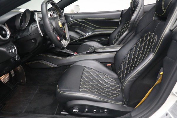 Used 2015 Ferrari California T for sale $157,900 at Bugatti of Greenwich in Greenwich CT 06830 18