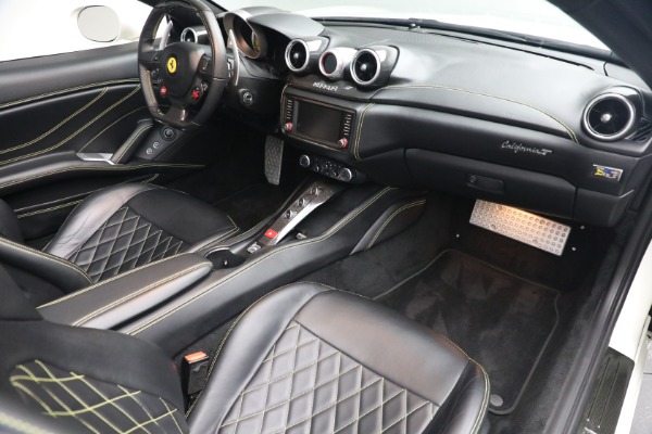Used 2015 Ferrari California T for sale $157,900 at Bugatti of Greenwich in Greenwich CT 06830 21
