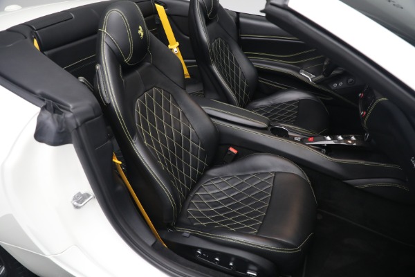 Used 2015 Ferrari California T for sale $157,900 at Bugatti of Greenwich in Greenwich CT 06830 23